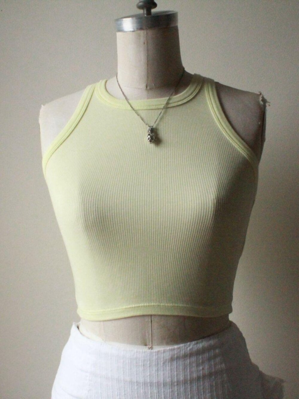 aritzia sunday best pale yellow ribbed racerback cropped tank top 2xs